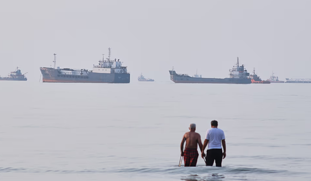 Middle East Tensions Push Oil Higher as Asian Markets Retreat