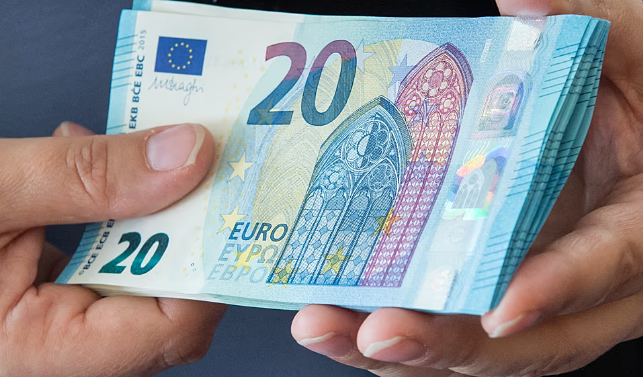 Study Shows Wide Wealth Gap Among Young Europeans as Housing and Family Support Shape Finances