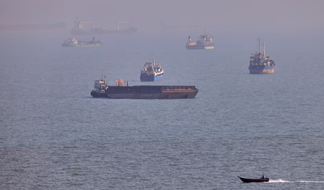 Oil Prices Rise as Markets Await Progress in US-Iran Talks Over Strait of Hormuz