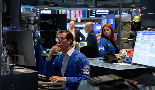 European Stocks Edge Higher as Investors Assess Currency Moves and Oil Market Swings