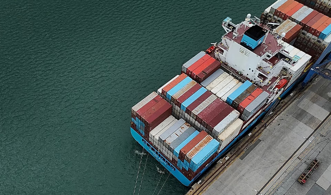Panama Canal Charges Record Fee as Drought Threatens Shipping